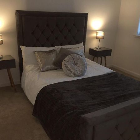2 Bedroom Luxury Flat In Quiet Village Of Bishopton Bishopton  Eksteriør bilde