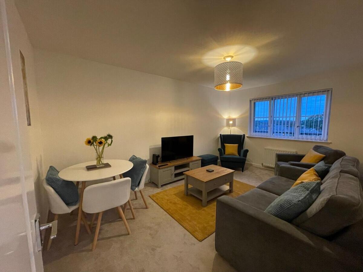 2 Bedroom Luxury Flat In Quiet Village Of Bishopton Bishopton  Eksteriør bilde