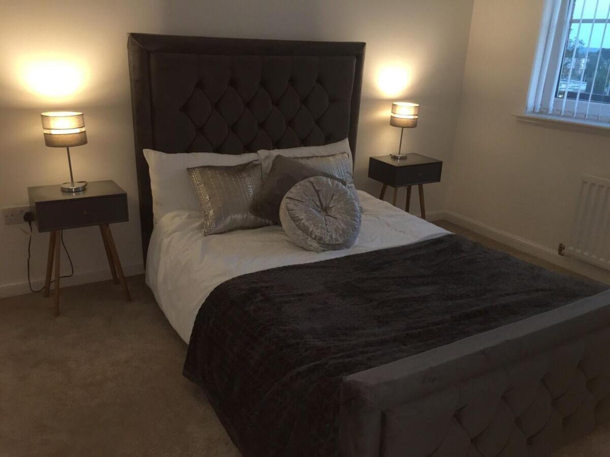 2 Bedroom Luxury Flat In Quiet Village Of Bishopton Bishopton  Eksteriør bilde